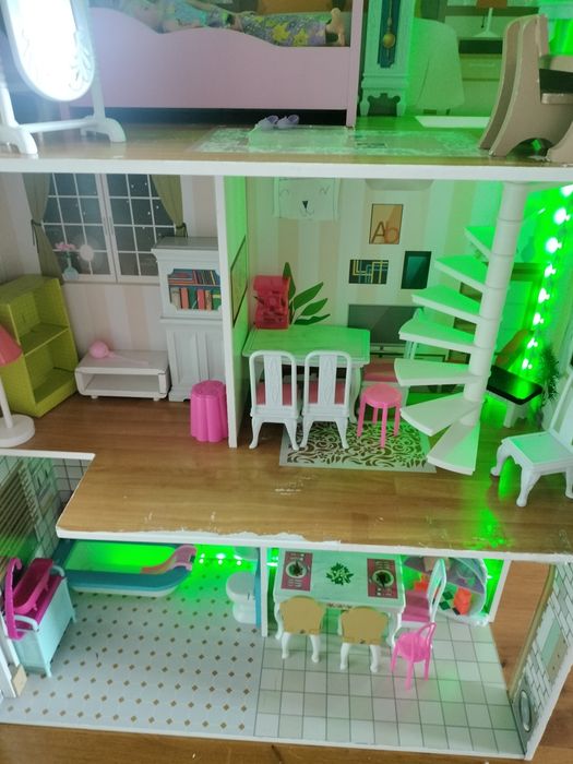 Domek z akcesoriami