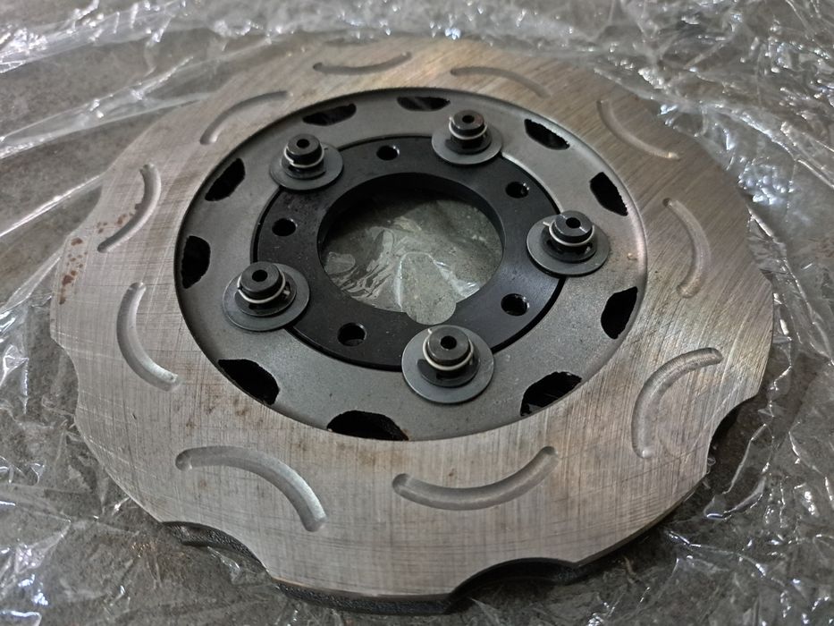 Disco de travao ventilado e ranhurado para kart . NOVO