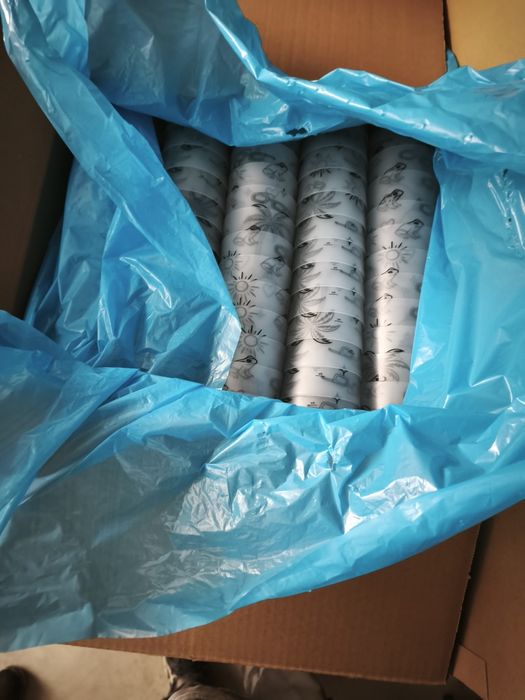 Vende se copos uma caixa de 300