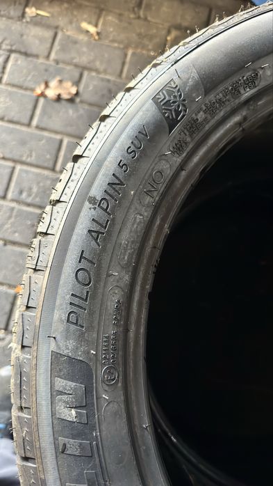 295/40R20 MICHELIN Pilot Alpin 5 PA5 SUV 106V NO N0 Porsche Macan