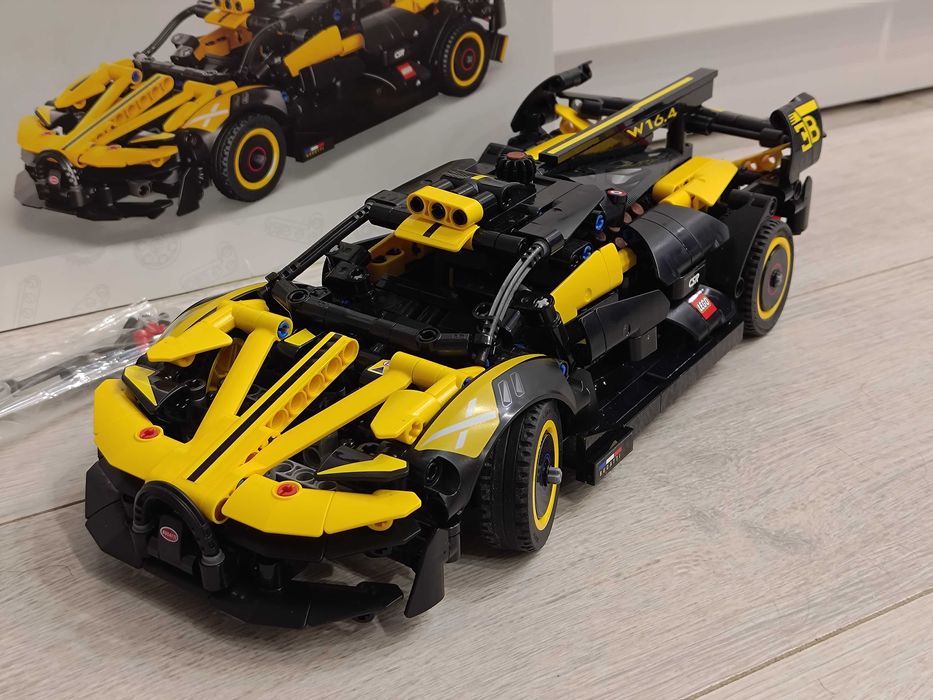 LEGO Technic 42151 Bugatti Bolide конструктор