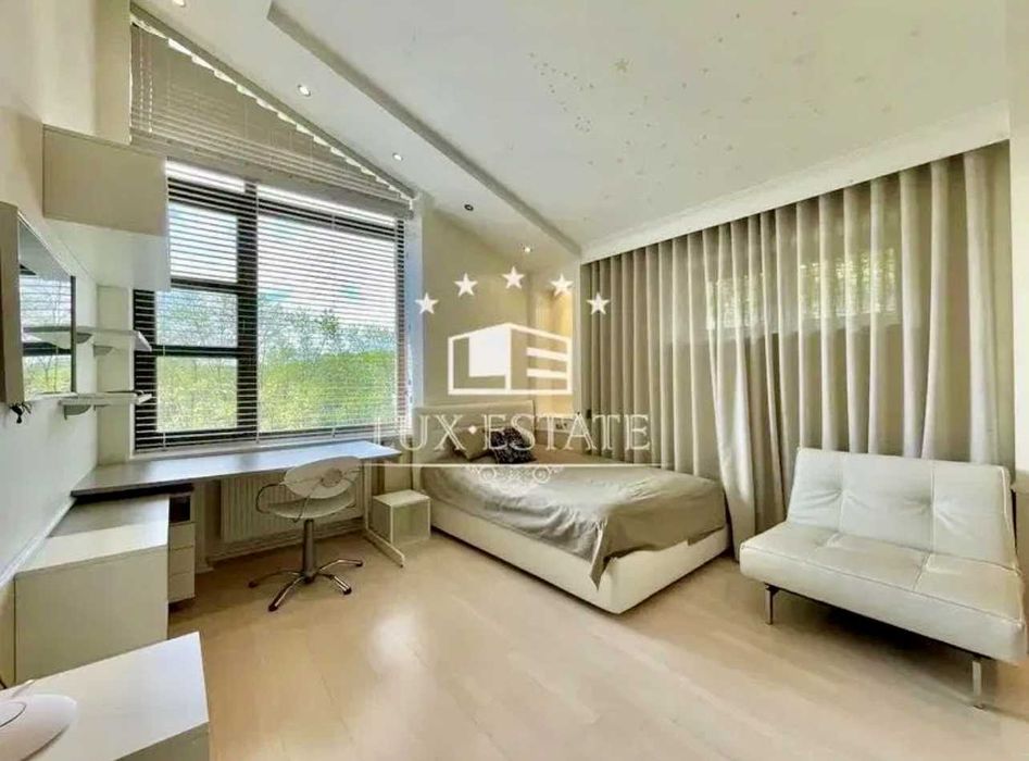 Оренда будинку 550м²   ділянка 25 соток  у КМ Старі Безрадичі