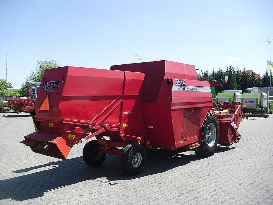 Зерноуборочный комбайн Massey Ferguson 330