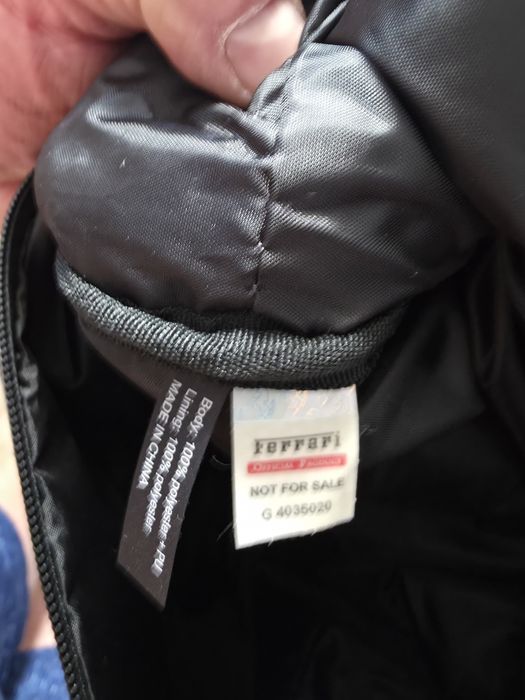 Oryginalna kosmetyczka Ferrari