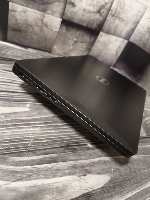 Dell 5300 13.3 FHD IPS i7 8665 16 ram 256 NVme Good Battery ноутбук