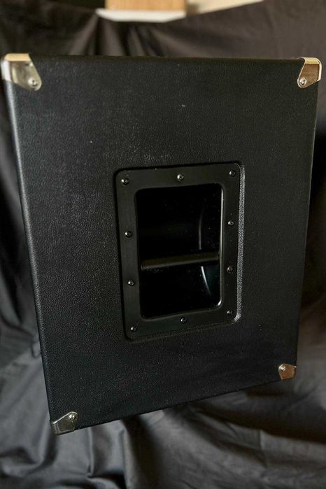 Coluna de Baixo Harley Benton SolidBass 210T