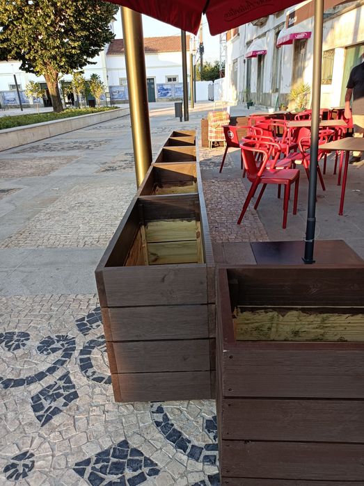 Floreiras para esplanadas.