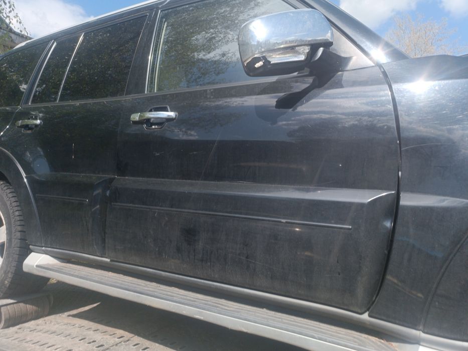 Mitsubishi Pajero IV drzwi prawy przód tył prawe przednie tylne X24 5D