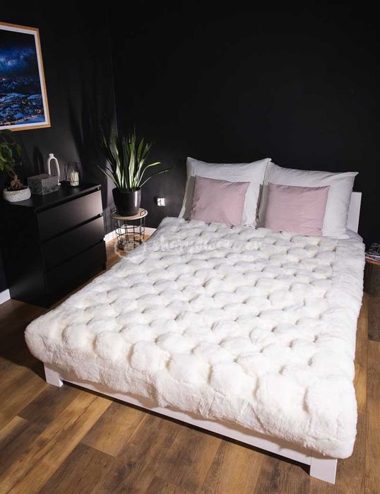 Narzuta ze skóry owczej strzyżonej island 160x200 #mała biała kostka