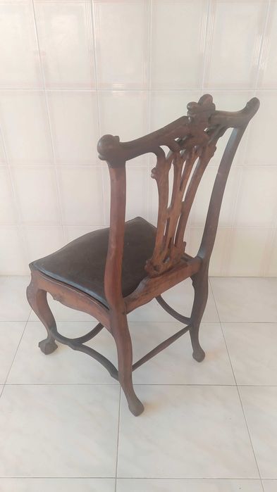 Cadeira em Pau santo - D. José - século XVIII