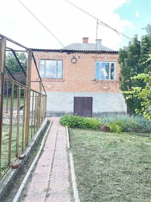 Продам будинок в Люботині.