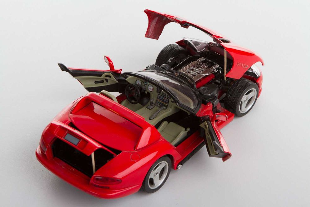 Model metalowy auto kolekcja bburago Dodge Mercedes Bugatti Ferrari
