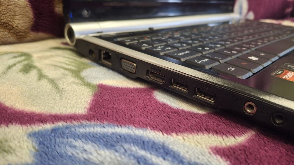 Ноутбук на запчастини