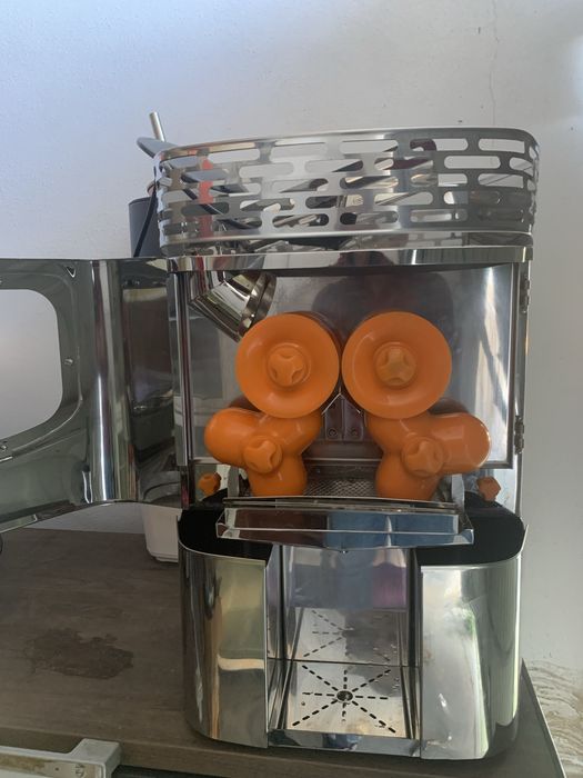 Maquina sumo laranja zunatur
