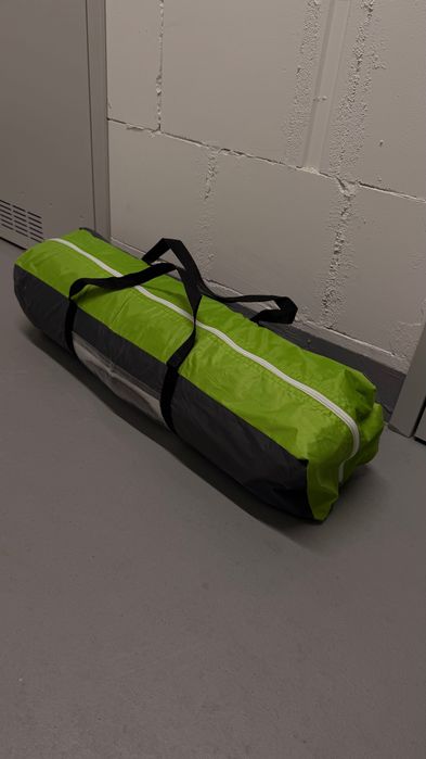 Namiot turystyczny 4-osobowy z przedsionkiem