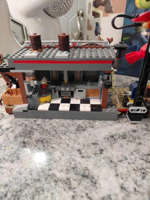 Lego 70422 Hidden Side kłopoty w restauracji