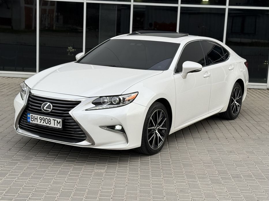 Продам оффициальный Lexus ES 2017