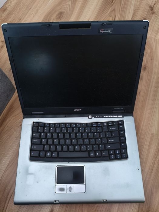 Laptopy 3 sztuki