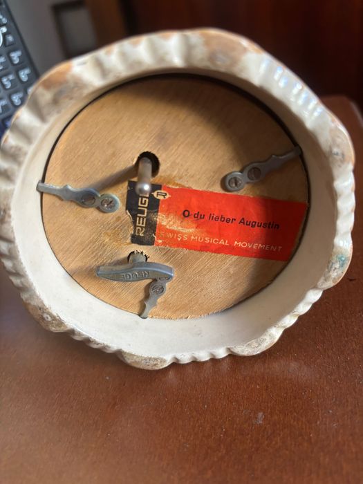 Caneca cerveja com musica