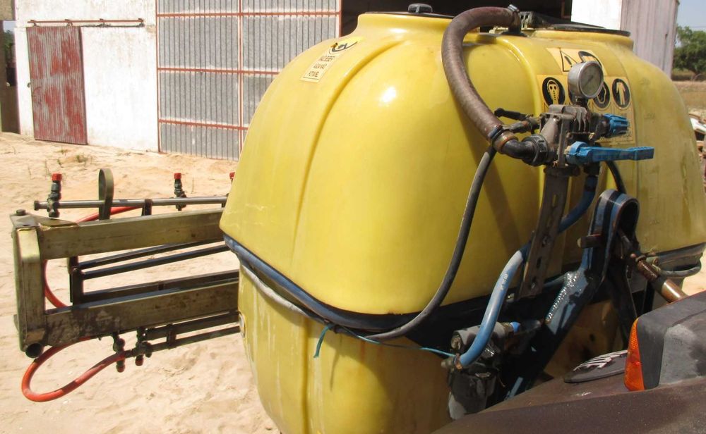 Pulverizador 600 litros