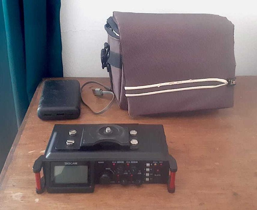 Gravador TASCAM DR 70D, Powerank e Saco de transporte