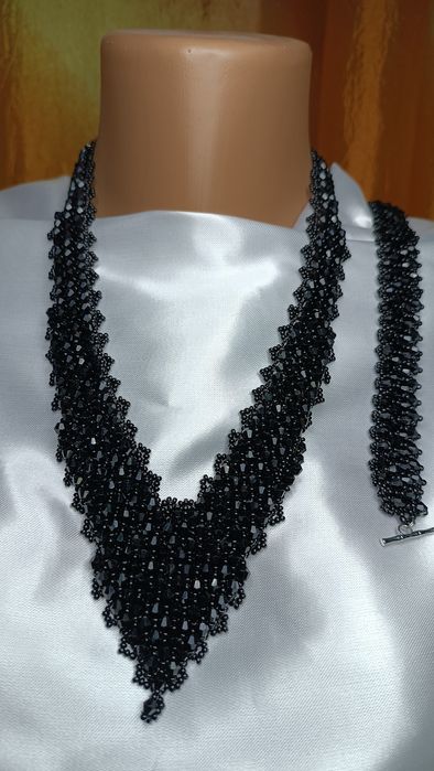 Кольє з кришталевих намистин