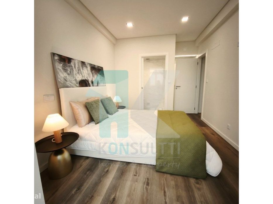 Apartamento T3 com varanda totalmente renovado e vista para o Monsa...