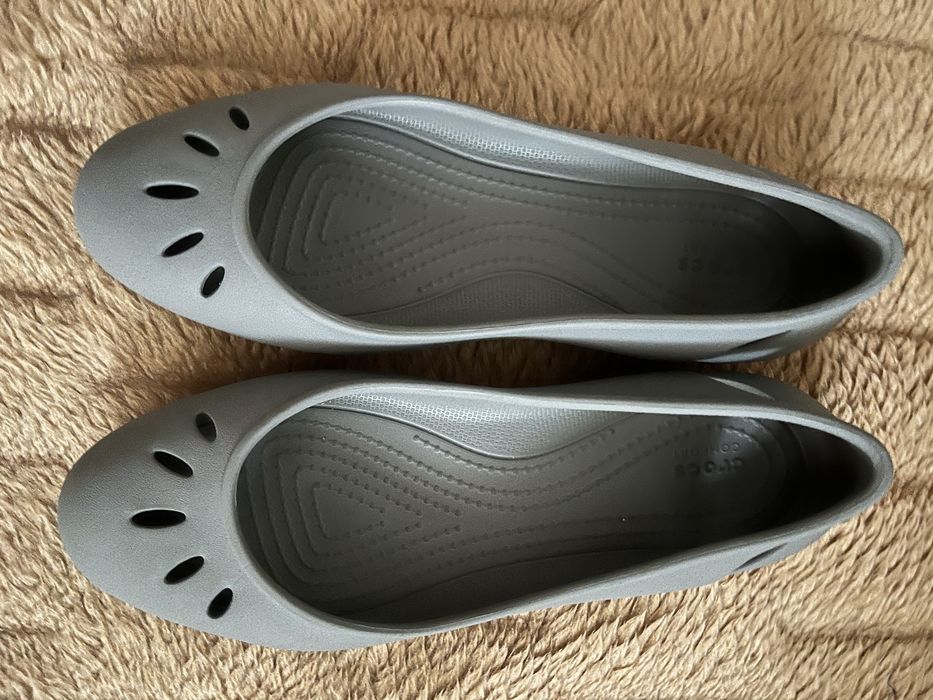 Baleriny Crocs W 8 wkladka 24,5 cm.