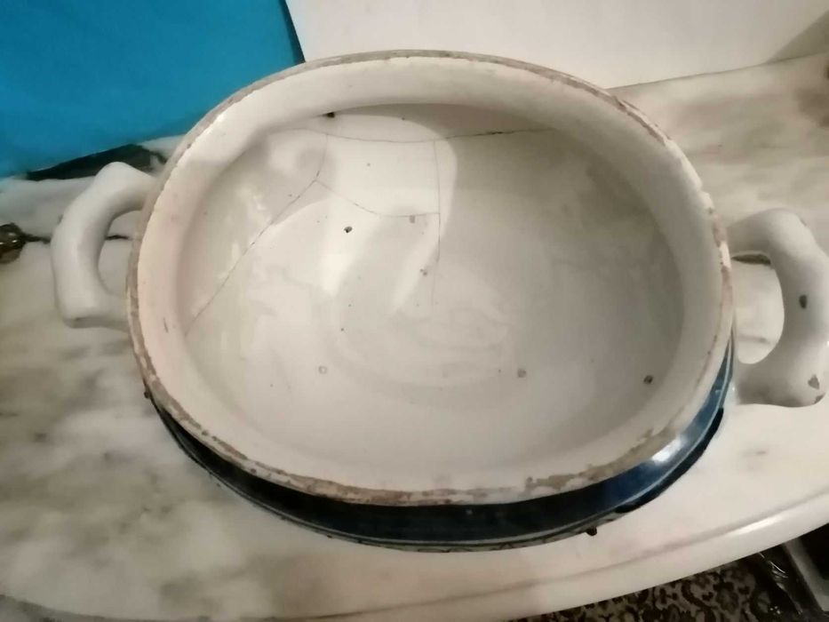 Terrina c/ Tampa Faiança Miragaia ? Stº. Antº. Vale da Piedade ?