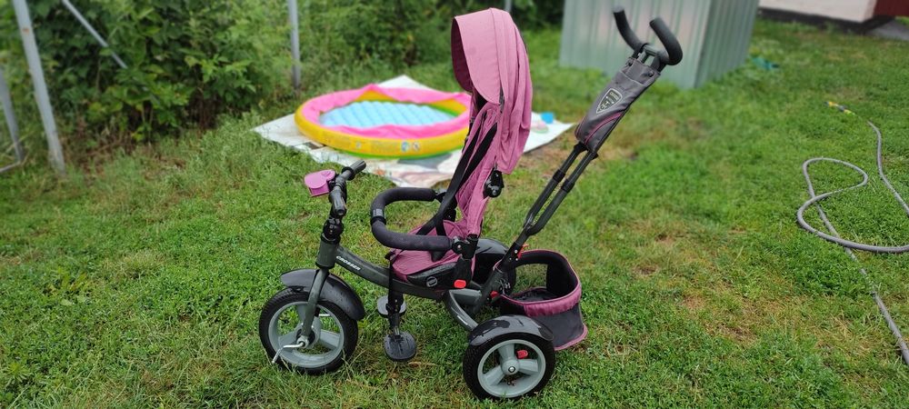 Трьохколісний дитячий велосипед