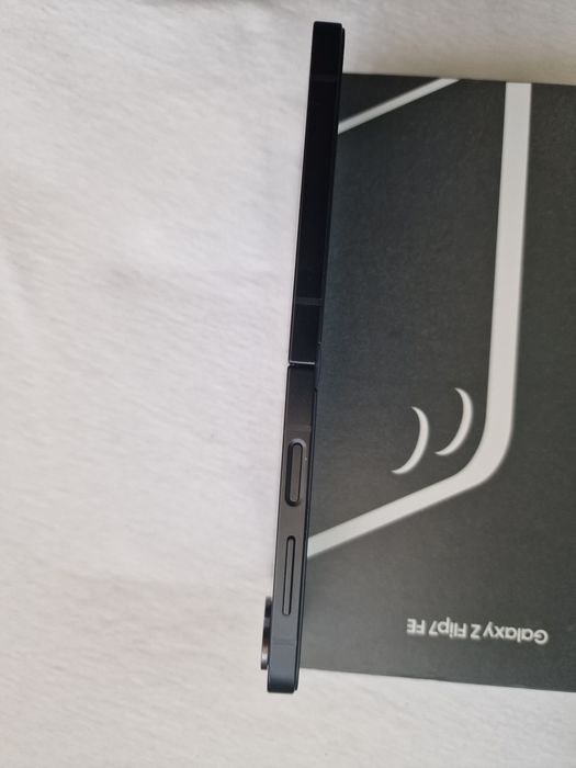 Samsung Galaxy Z Flip 7 FE 256gb czarny idealny