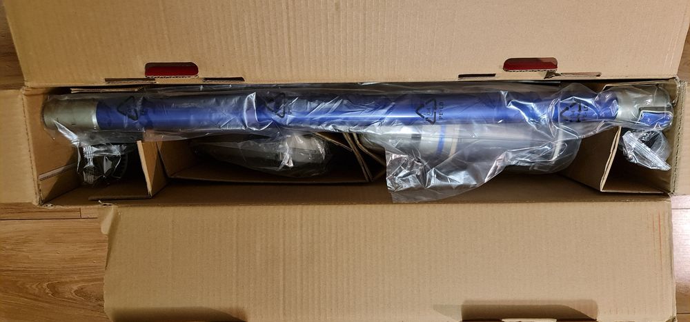 Odkurzacz cyklonowy bezprzewodowy akumulatorowy.