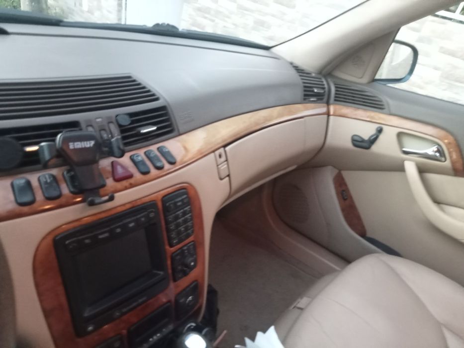 Mercedes S320  w220. 2001