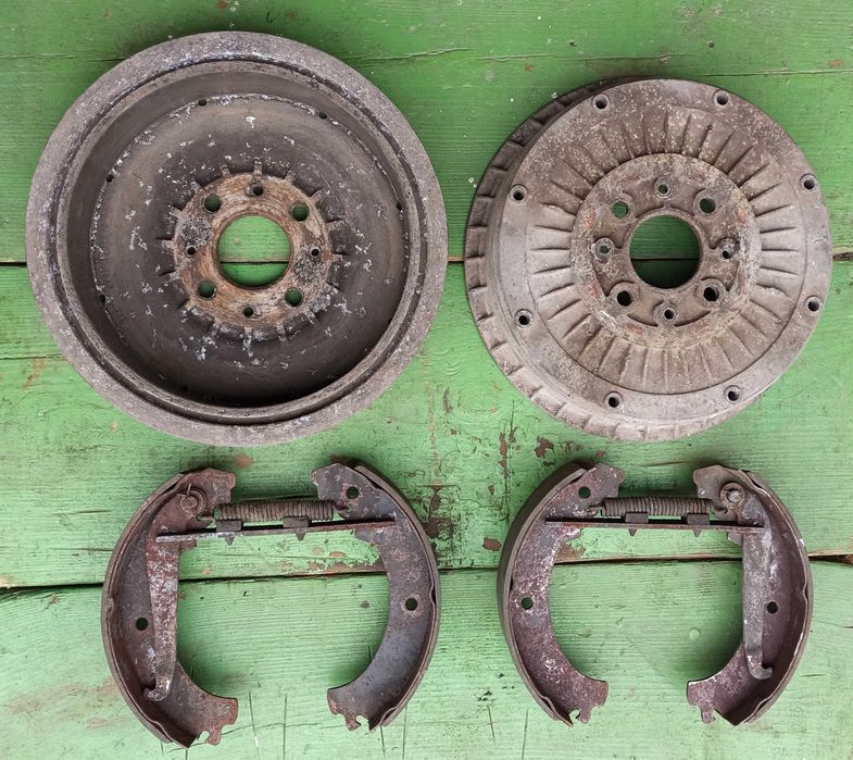 Тормозные барабаны с колодками на Ваз Б/У
