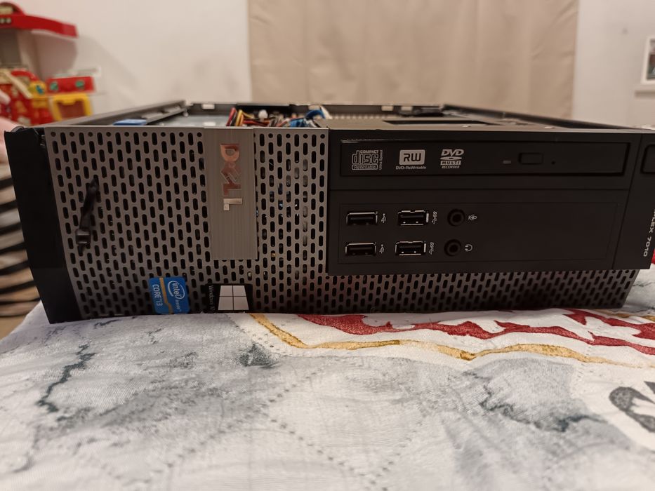 Torre Dell impecável muito bonita