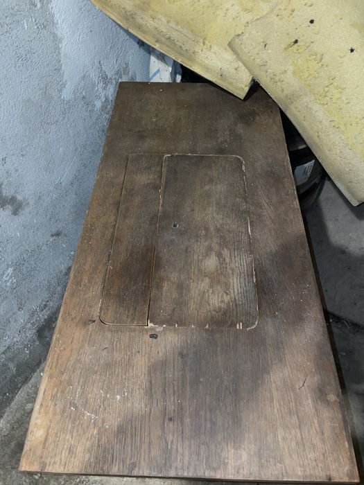 Stolik maszyna do szycia