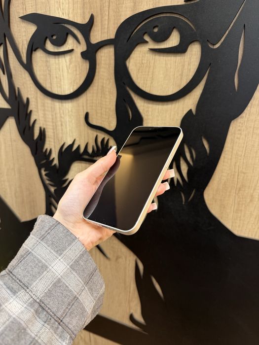 Б/У IPHONE 16e 256 White 100% акб Neverlock