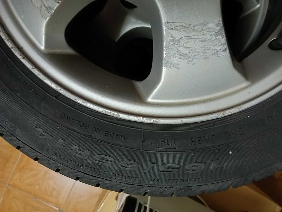 5 JANTES OPEL CORSA com pneus 165/65 R14 FURAÇÃO 4X100