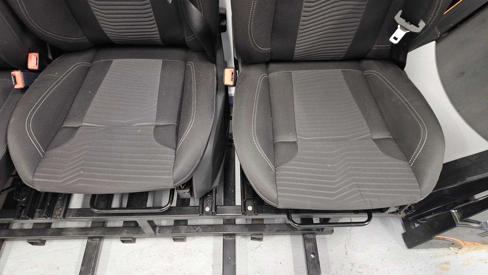 Fotele II i III rzad Trafic, Vivaro, Transit Custom, regulowane, pasy