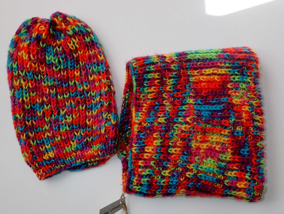 Komplet czapka i komin kolorowa włóczka prezent Hand Made