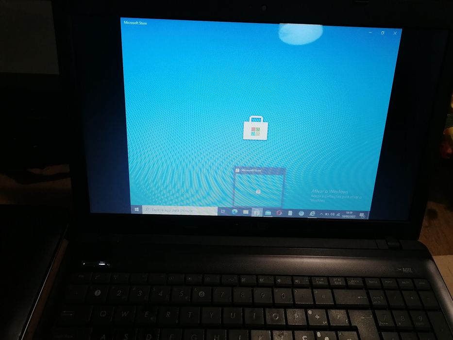 Selling Asus computer64309785571969123