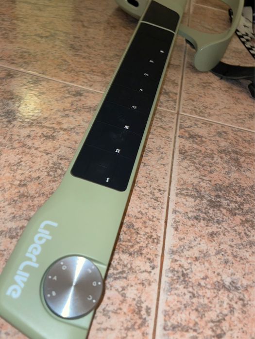 LiberLive C1 Stringless Smart Guitar Verde + acessórios (como nova)