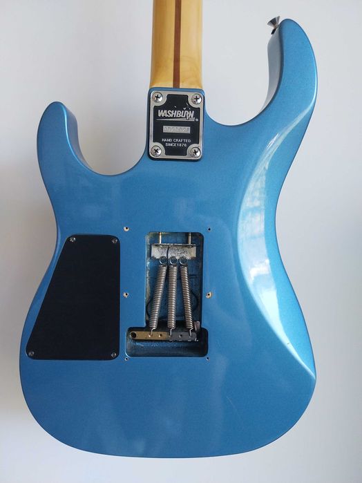 Guitarra washburn azul Floyd Rose