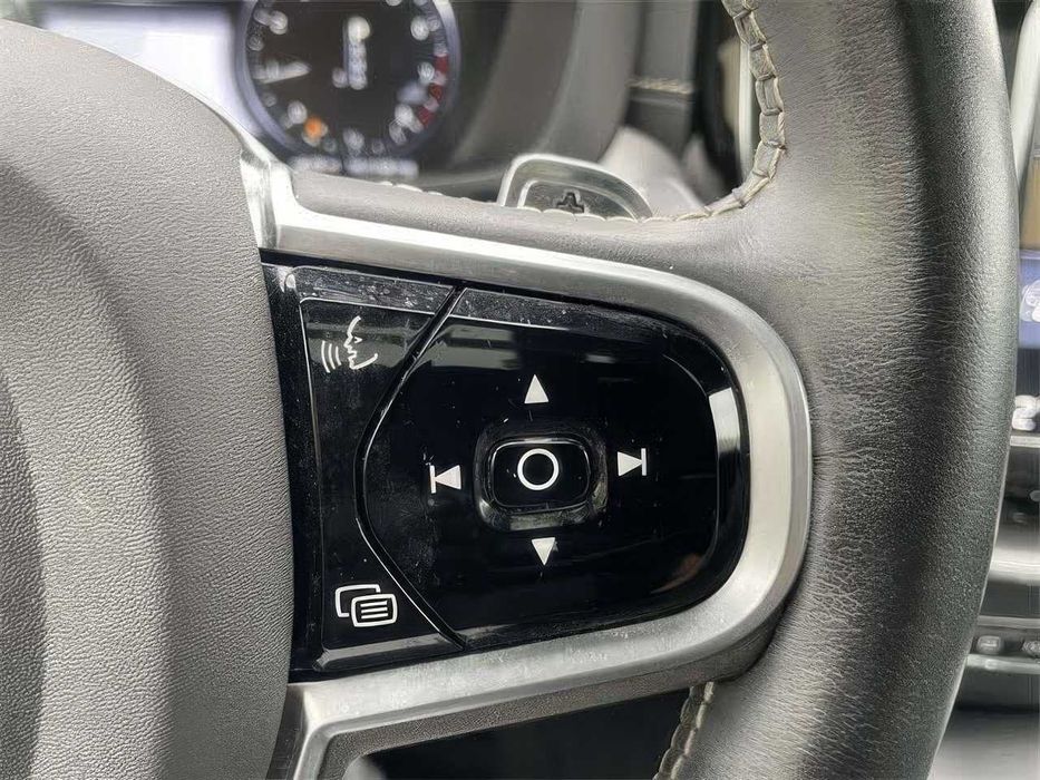 Volvo XC60 T5 R-Design      2019