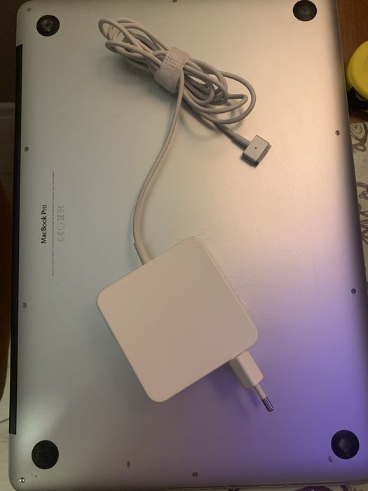 Apple MacBook Pro в робочому стані. Модель А1398