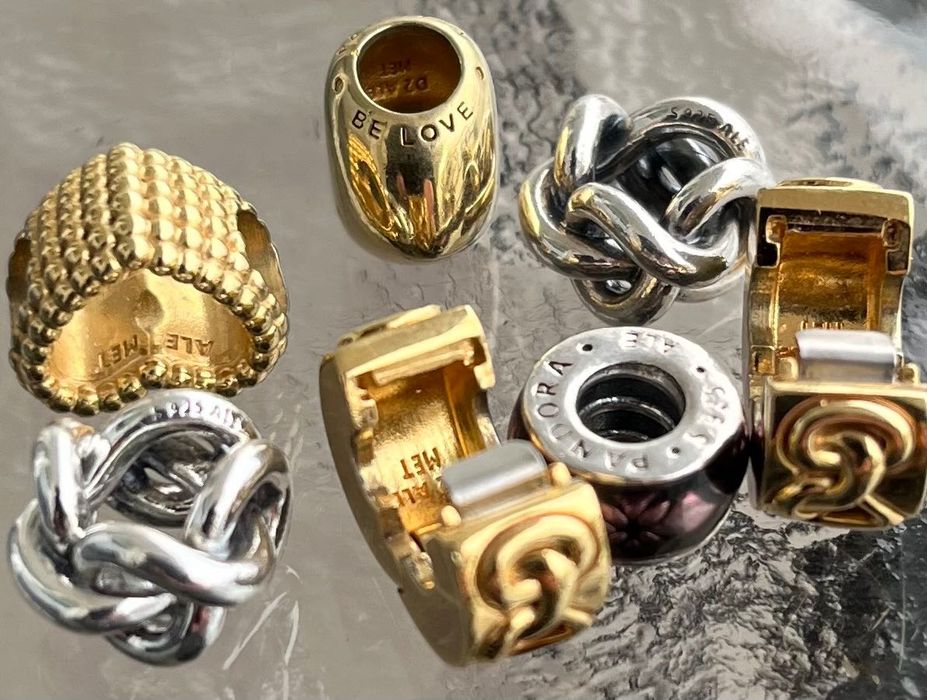 Bransoletka Pandora z charms