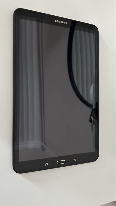 Планшет Samsung Galaxy Tab A (2016)