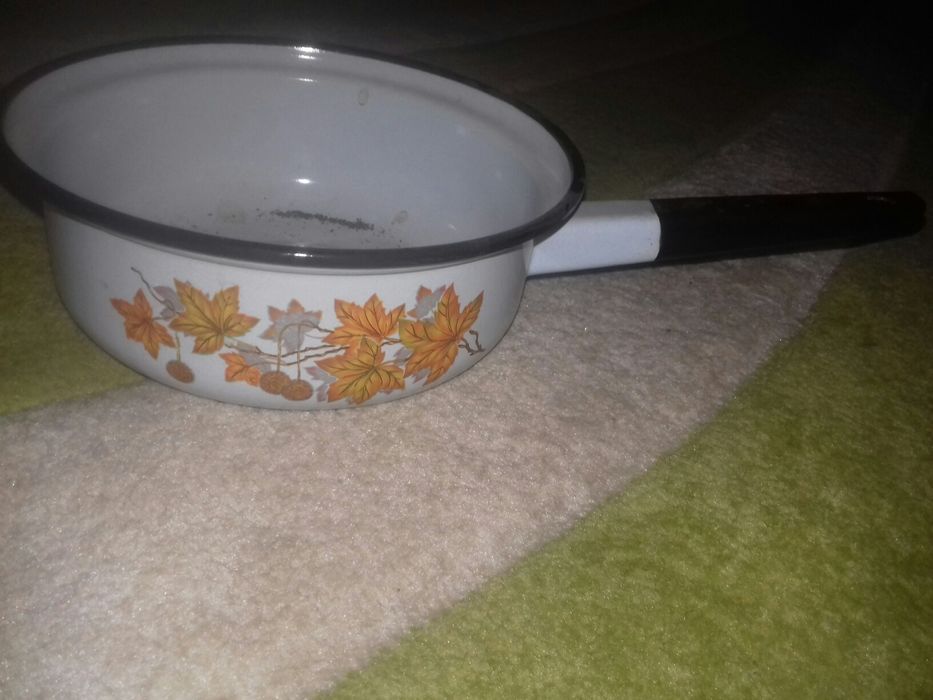 Посуда эмалированная  кастрюли