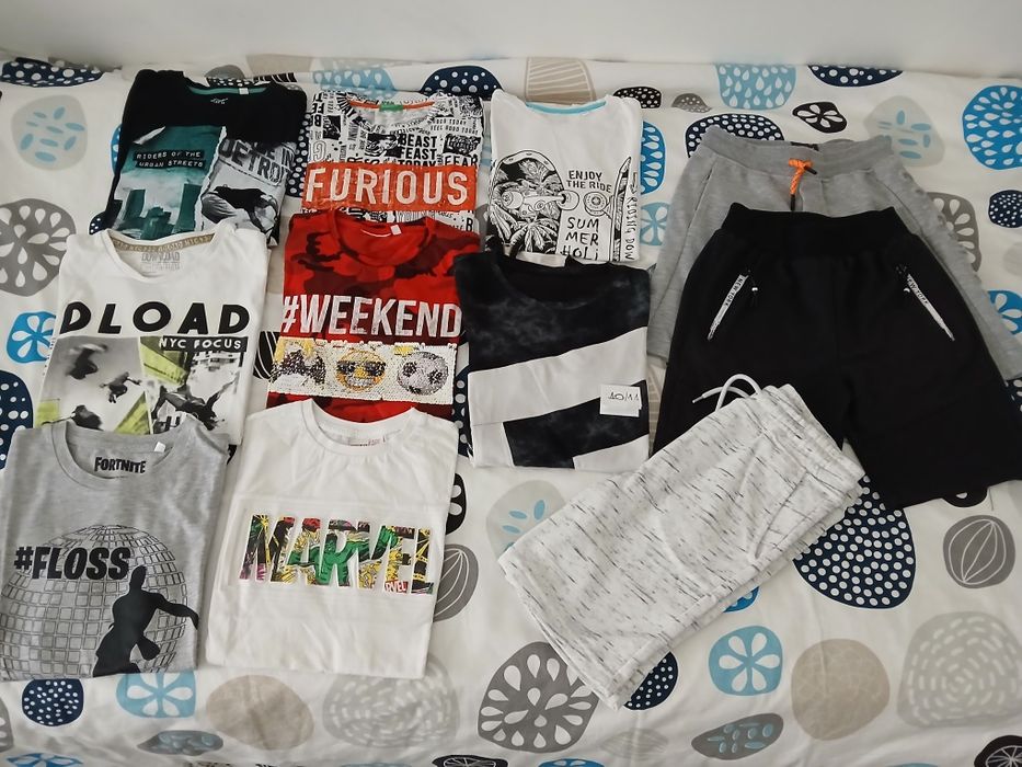 T-shirt e calcoes 10/11 anos