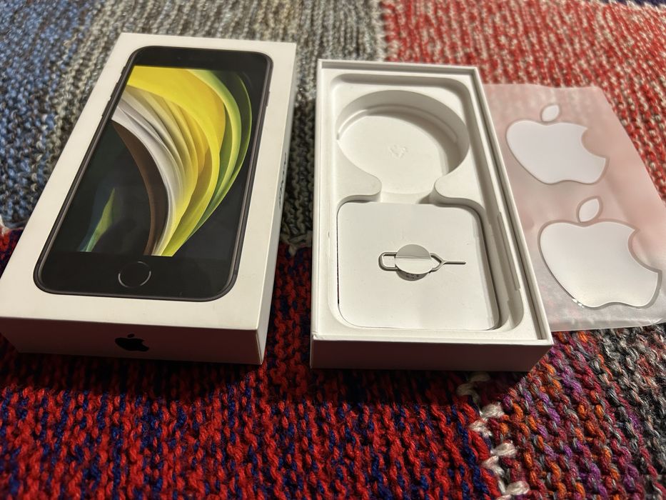 Смартфон Apple Iphone SE 2020